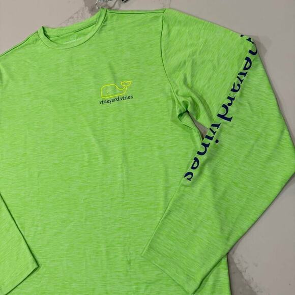 Vineyard Vines NWT Long Sleeve Performance Whale Graphic Shirt Men's Small Green - Picture 2 of 7